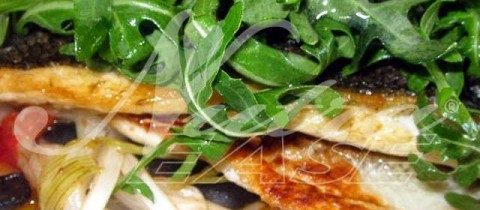 Lomos de Lubina con Ensalada de Hojas Verdes