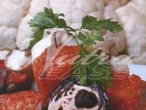 Coliflor con Salsa de Alcaparras y Pimentón